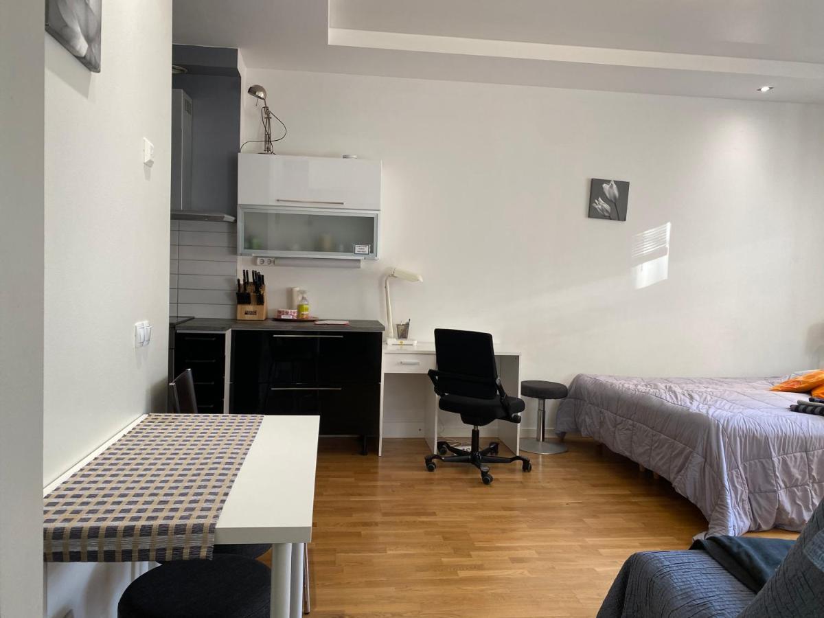 Big Studio Close To Center With Wifi Helsinki Buitenkant foto